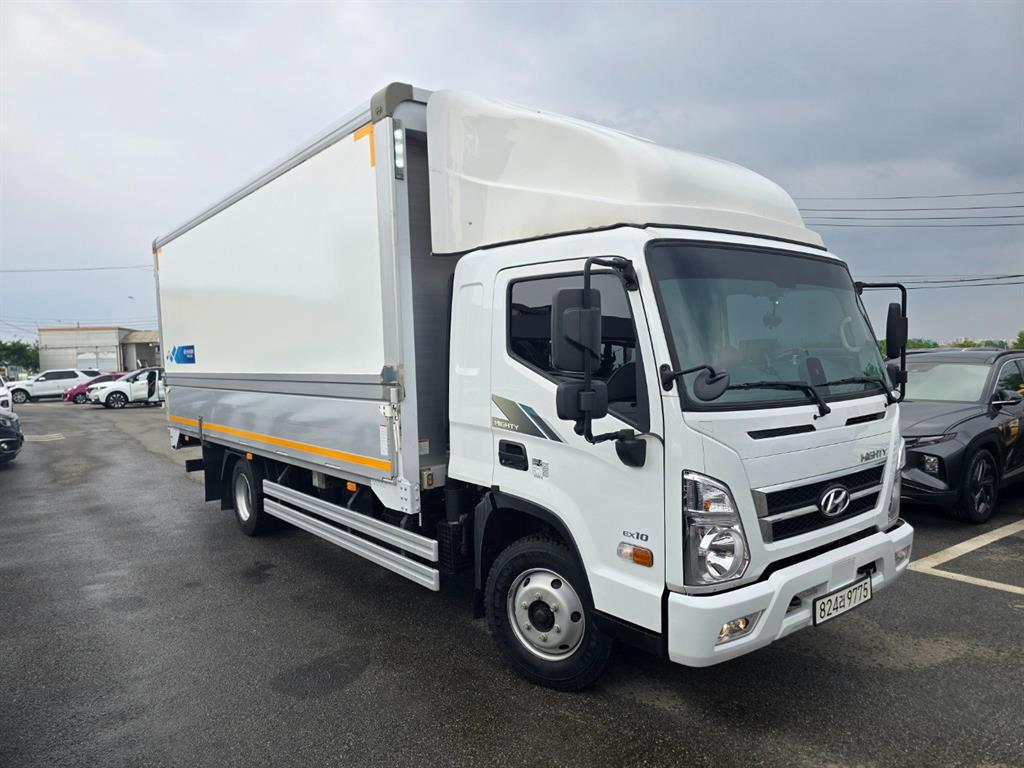 2024 Hyundai Used Car photo