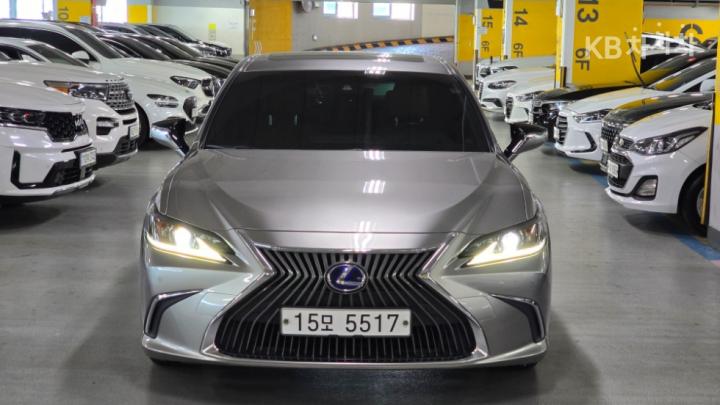 Lexus ES New Generation 300h Executive