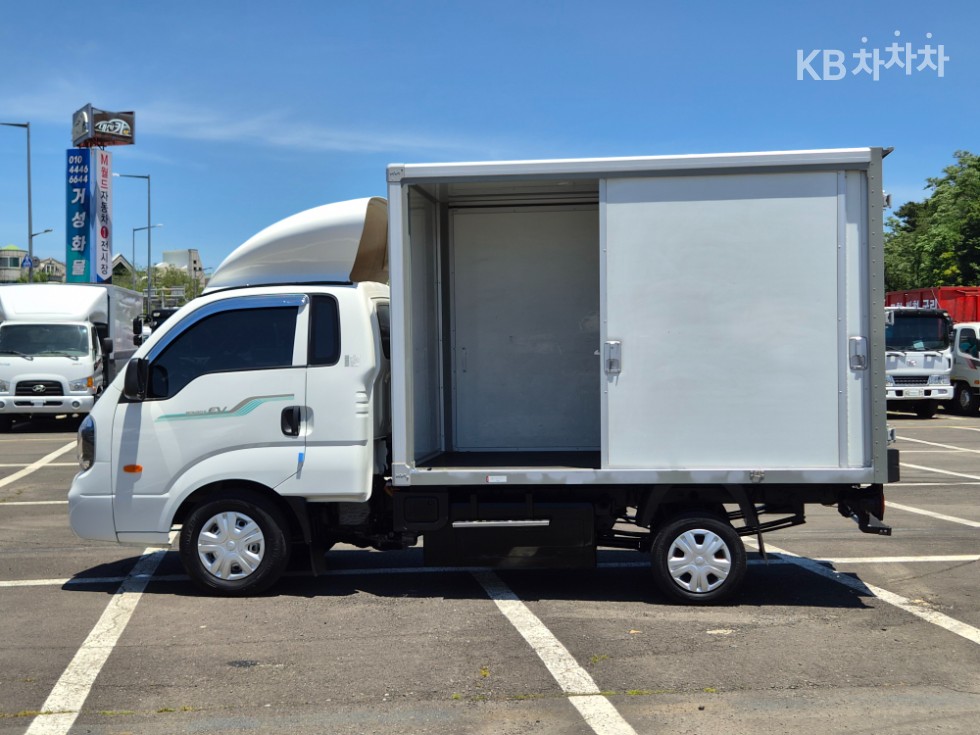 2023 - kia bongo iii