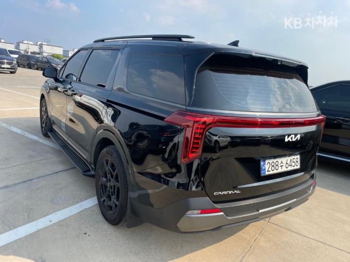 Kia Carnival Hybrid 1.6 HEV Gravity — фото 3
