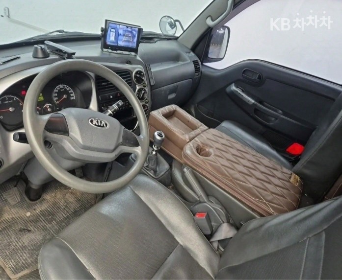 2013 - kia bongo iii