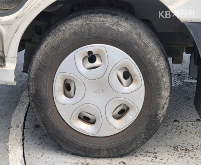 2013 - kia bongo iii