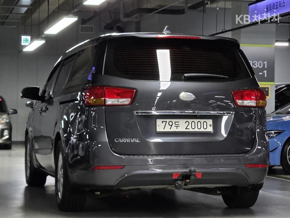 2018 - kia carnival