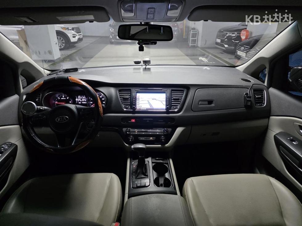 2018 - kia carnival