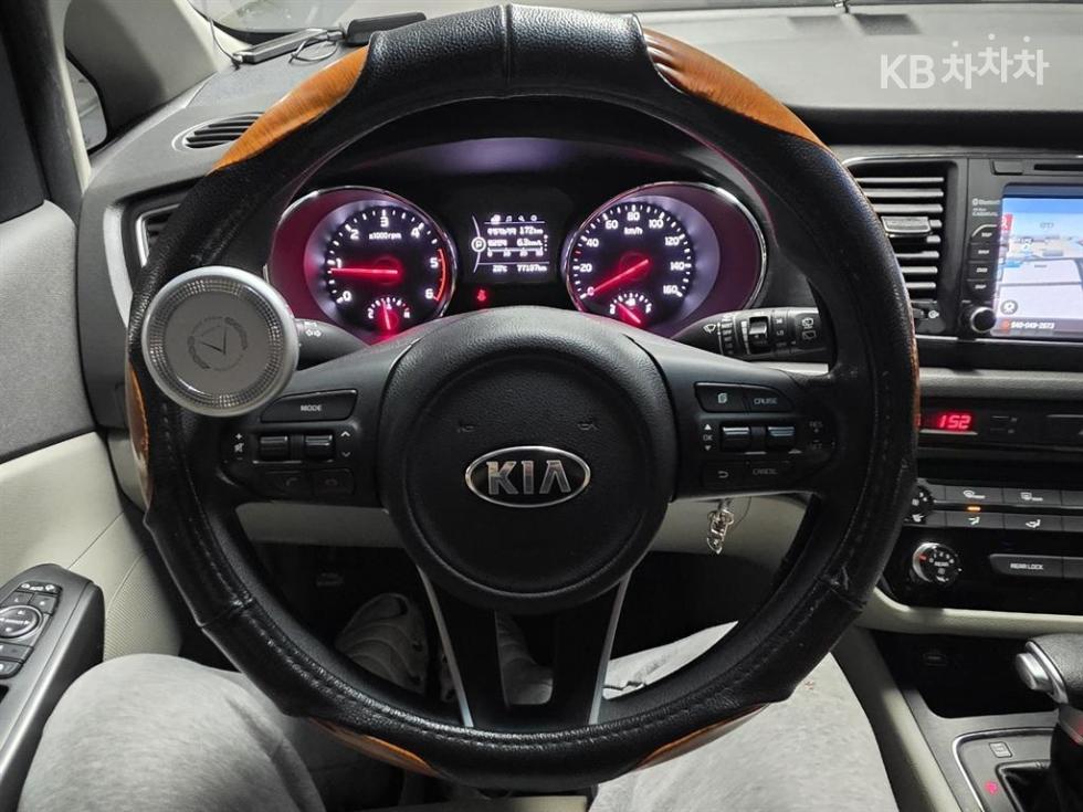 2018 - kia carnival