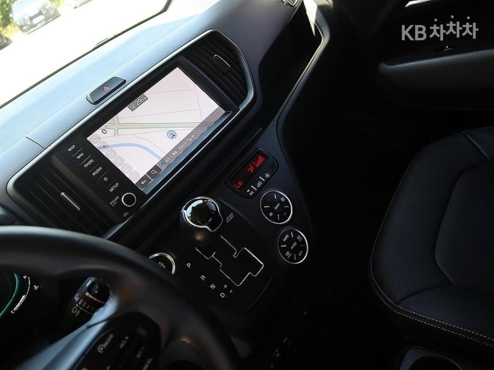 2023 - kia kia