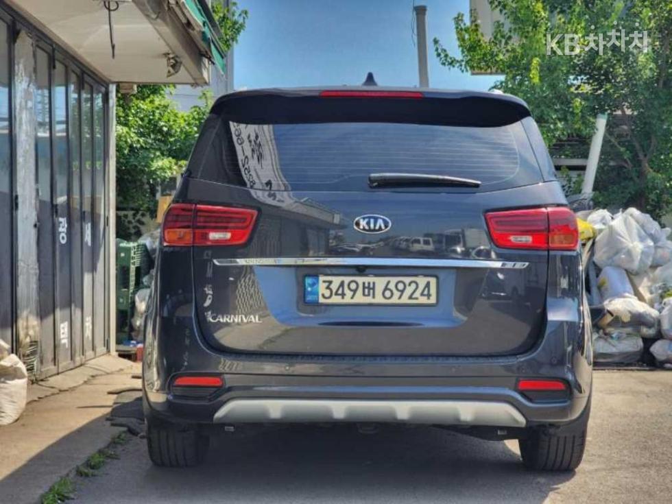 2019 - kia carnival