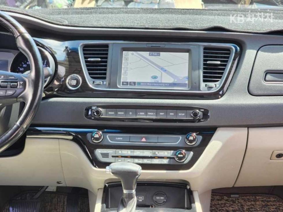 2019 - kia carnival