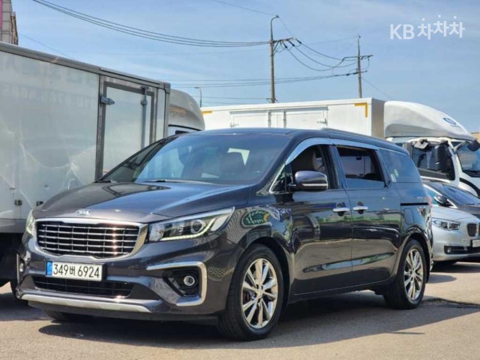 2019 Kia carnival 9-seater 2.2 diesel luxury