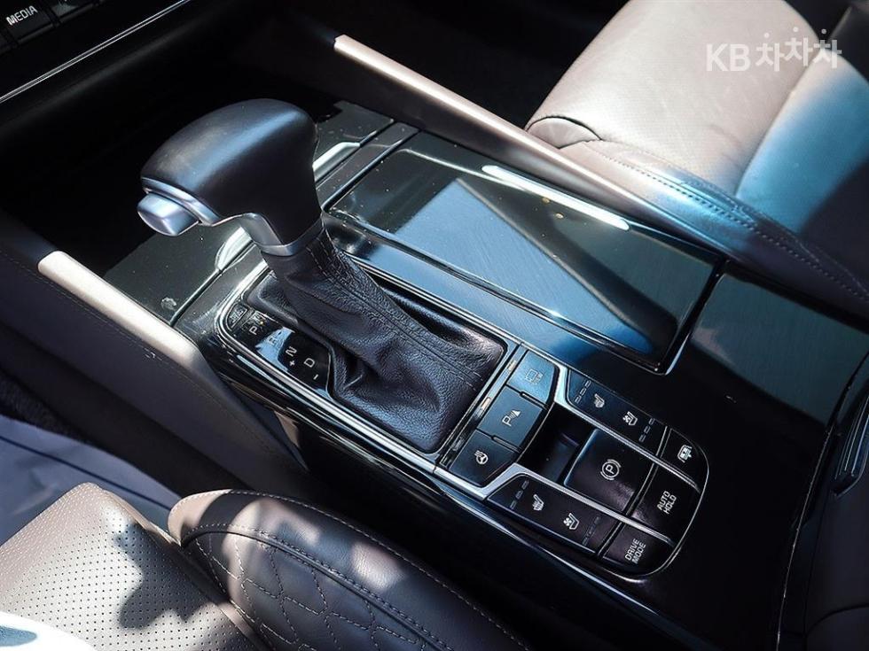 2019 - kia k7