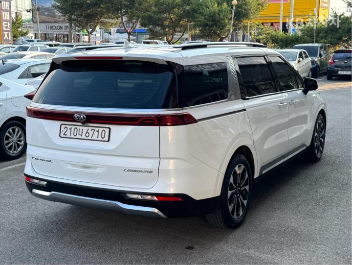 Kia Carnival D2.2 Noblesse — фото 4