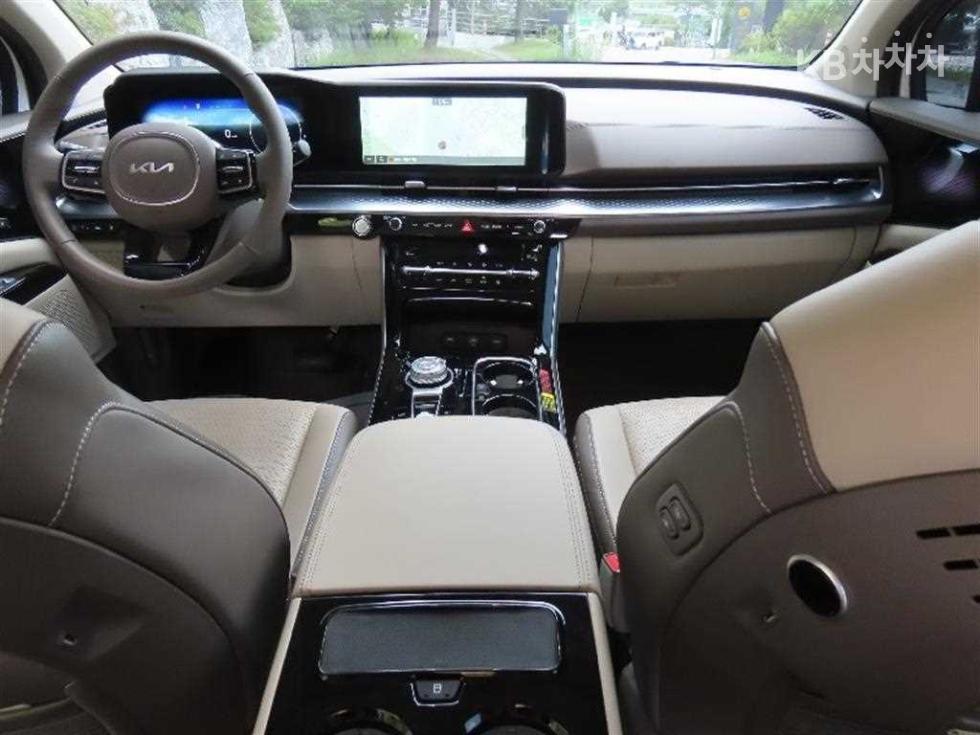 2023 - kia carnival