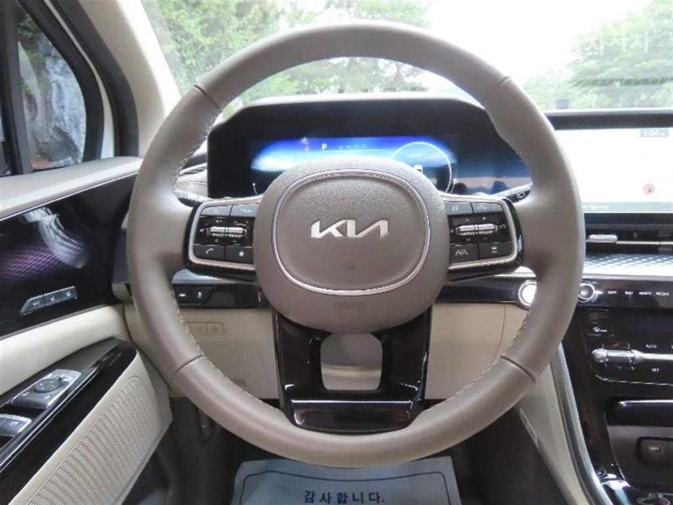 2023 - kia carnival