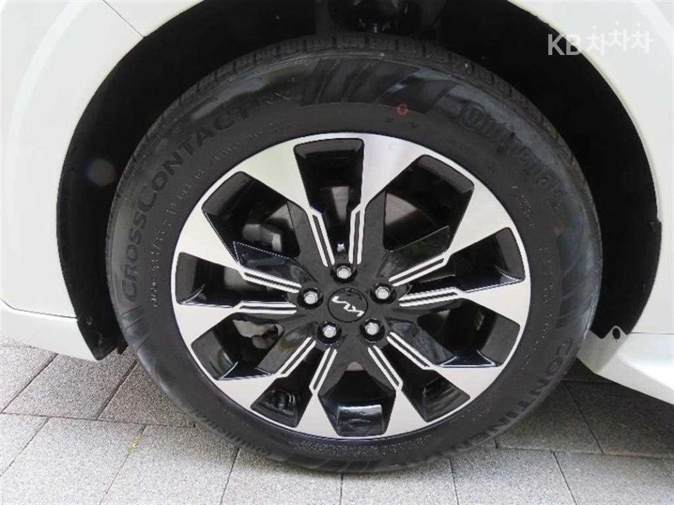 2023 - kia carnival