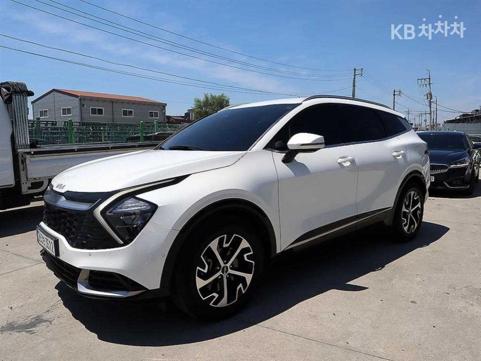 2022 - kia sportage