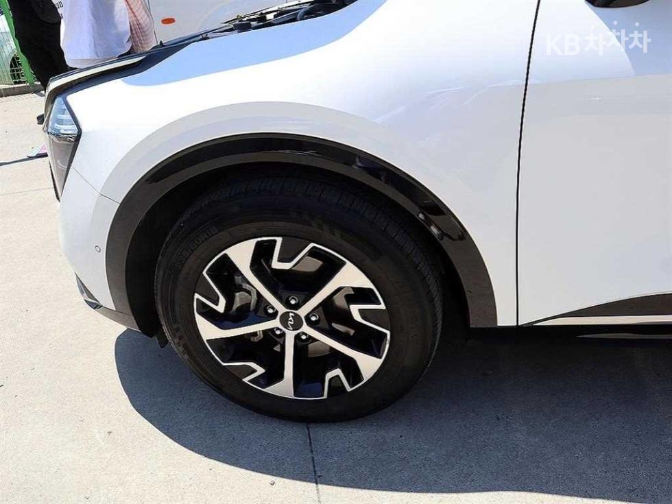 2022 - kia sportage
