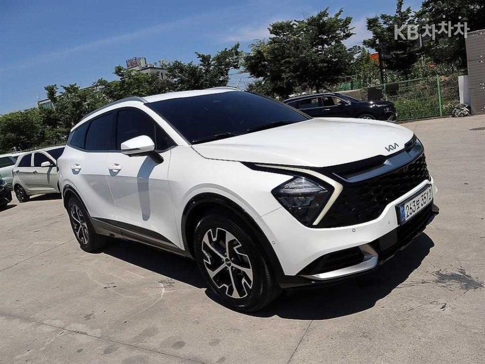2022 - kia sportage