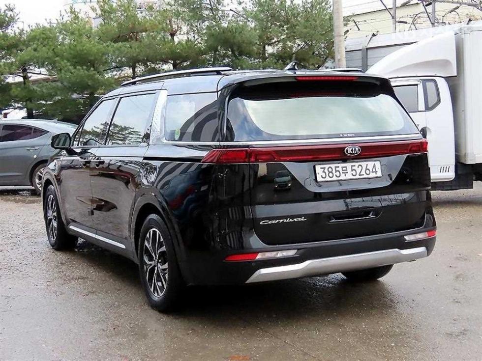2021 - kia carnival