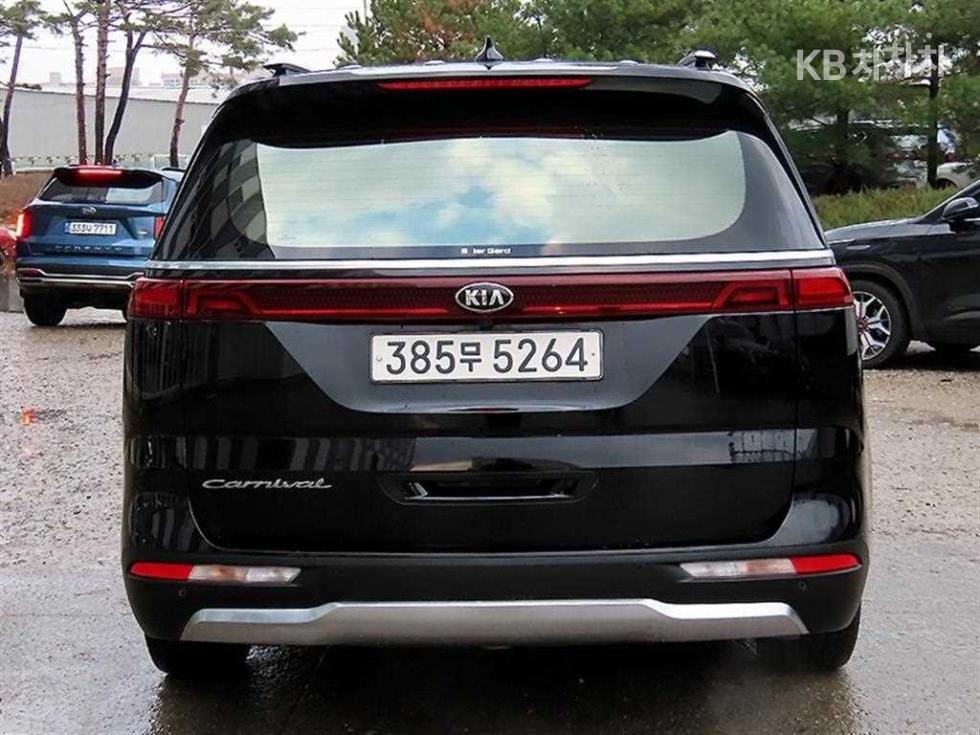 2021 - kia carnival