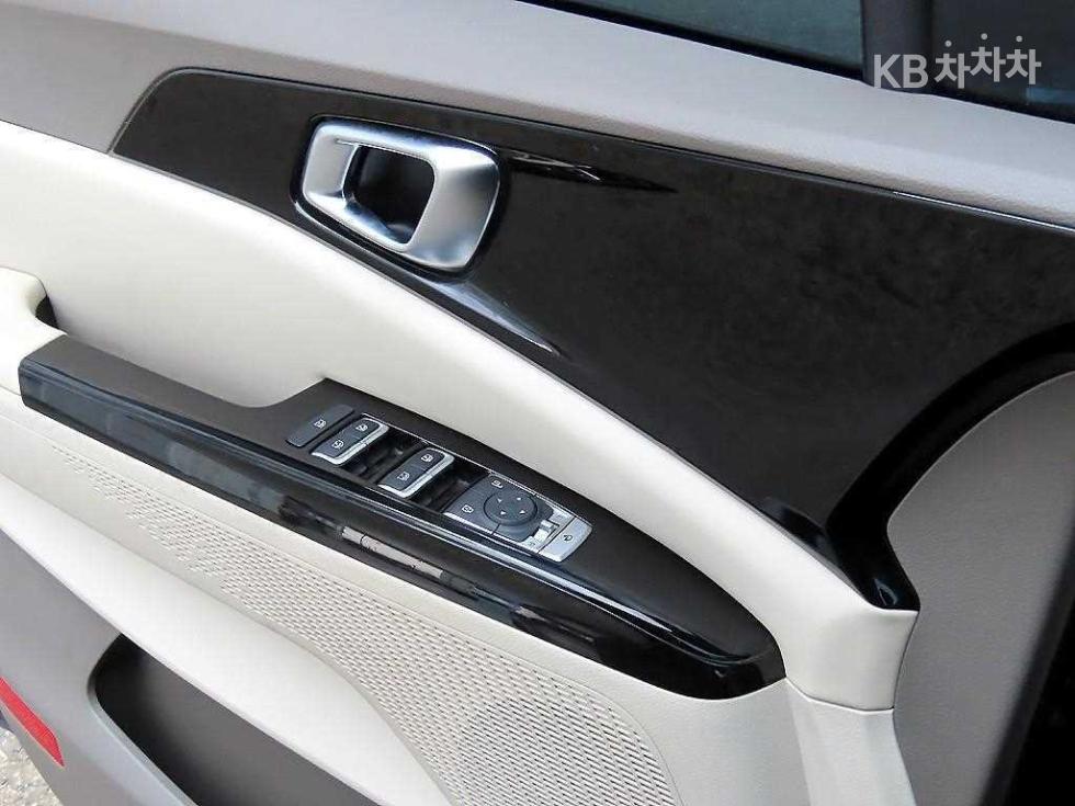 2021 - kia carnival