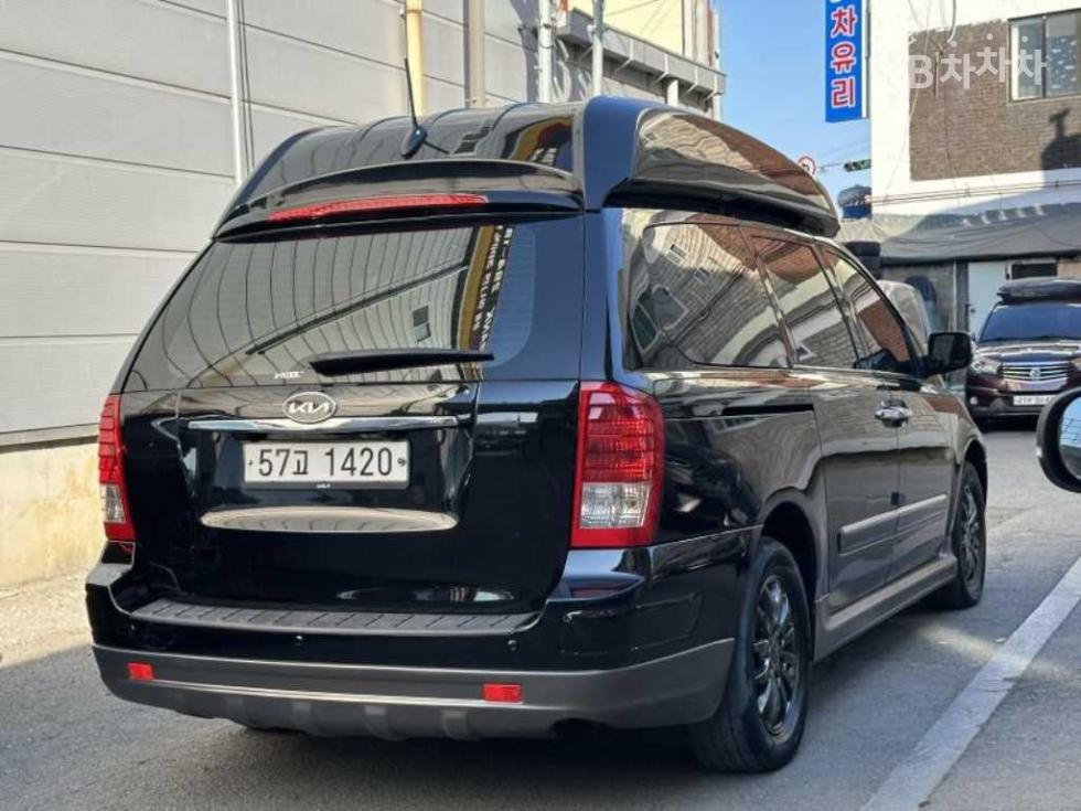 2010 - kia carnival