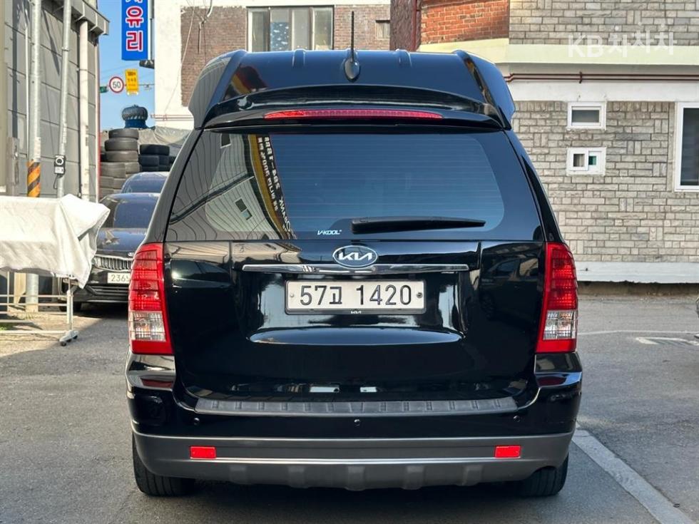 2010 - kia carnival