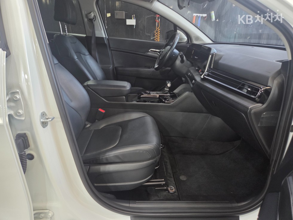2022 - kia sportage