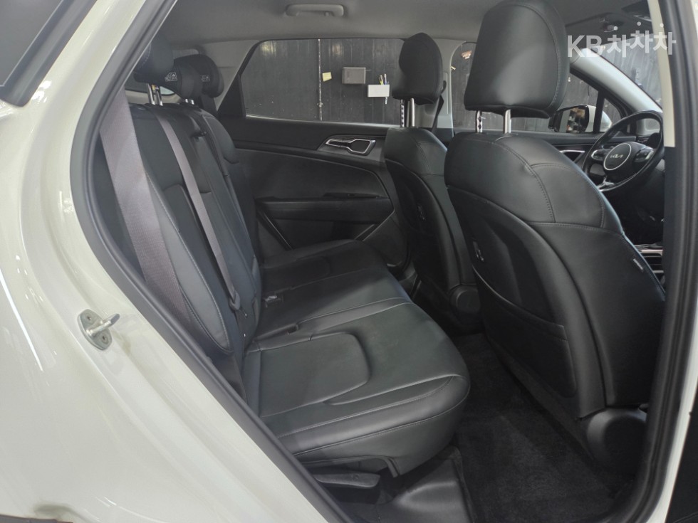 2022 - kia sportage