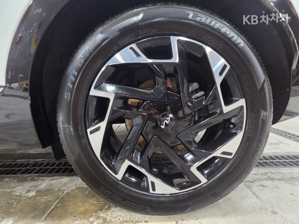 2022 - kia sportage