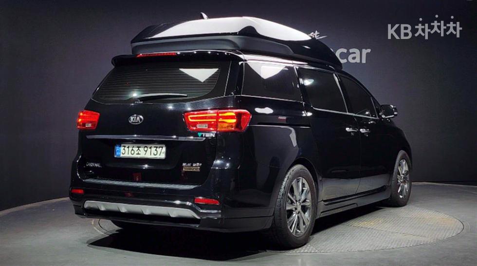 2020 - kia carnival