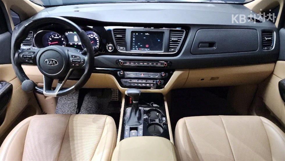 2020 - kia carnival