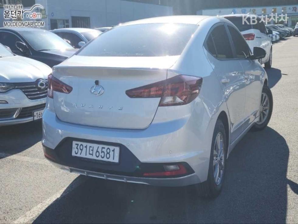 Hyundai Avante — miniaturë 3