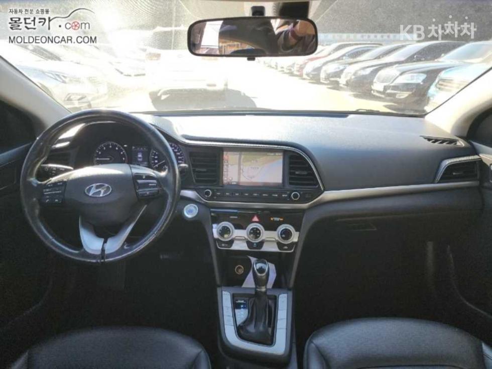 Hyundai Avante — miniaturë 7