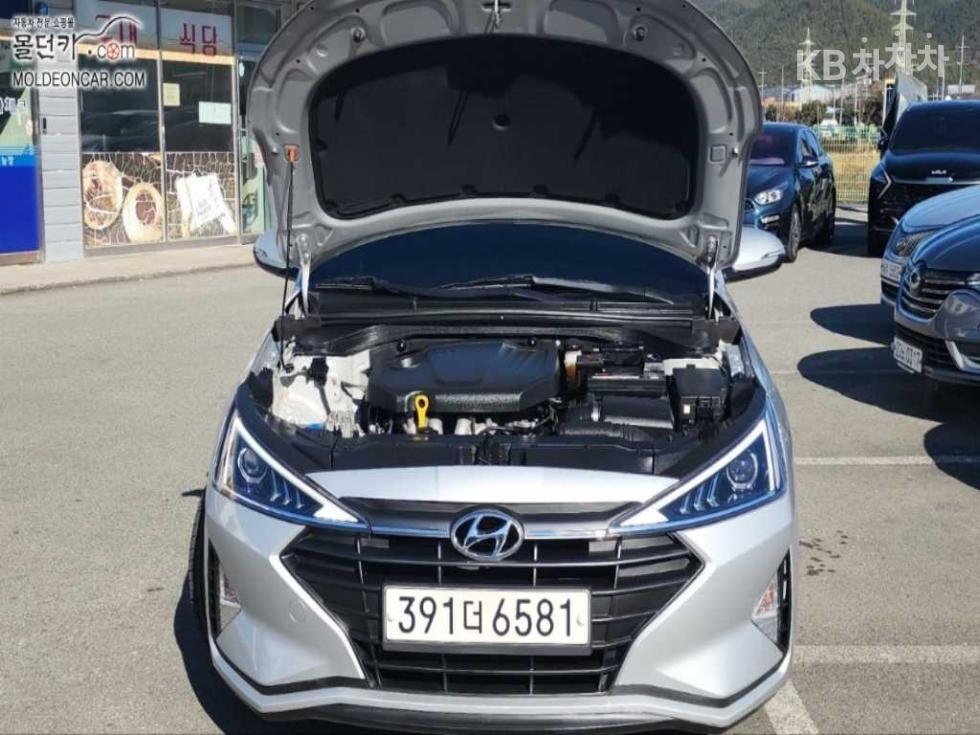 Hyundai Avante — miniaturë 8