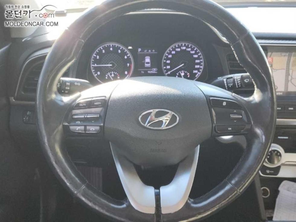 Hyundai Avante — miniaturë 10
