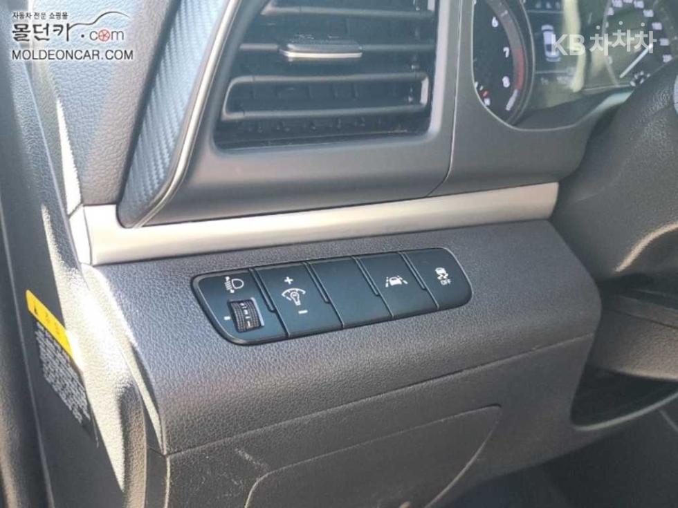 Hyundai Avante — miniaturë 12