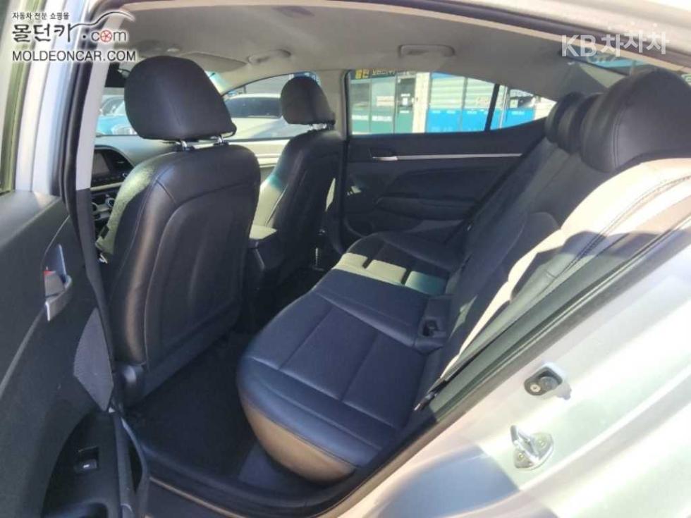 Hyundai Avante — miniaturë 16