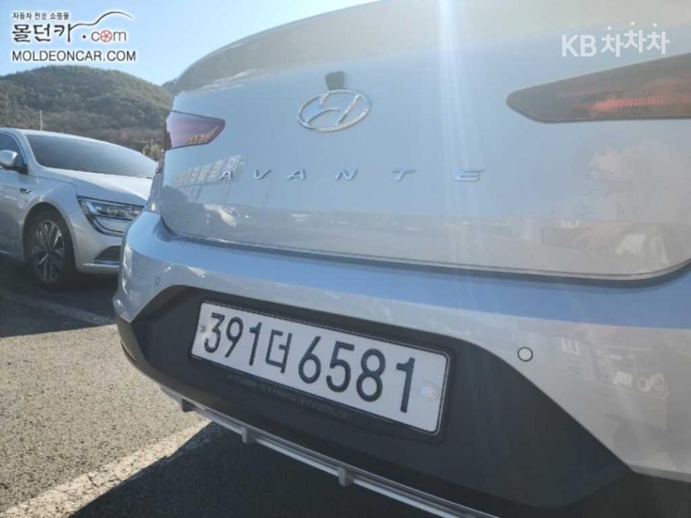 Hyundai Avante — miniaturë 18