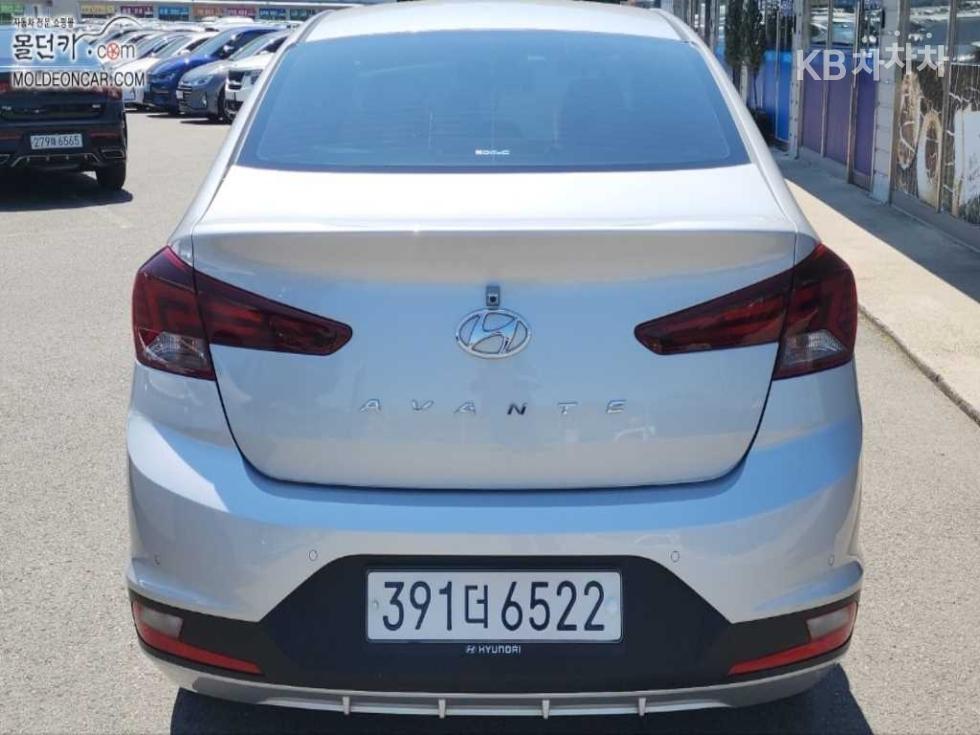 Hyundai Avante — miniaturë 4