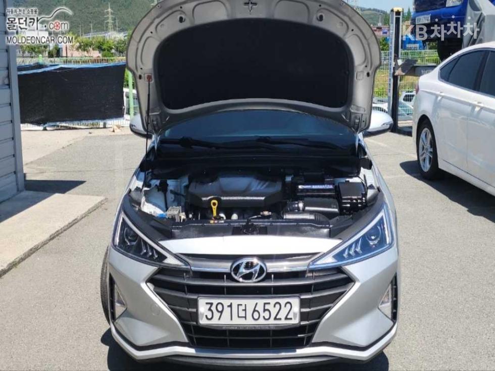 Hyundai Avante — miniaturë 8