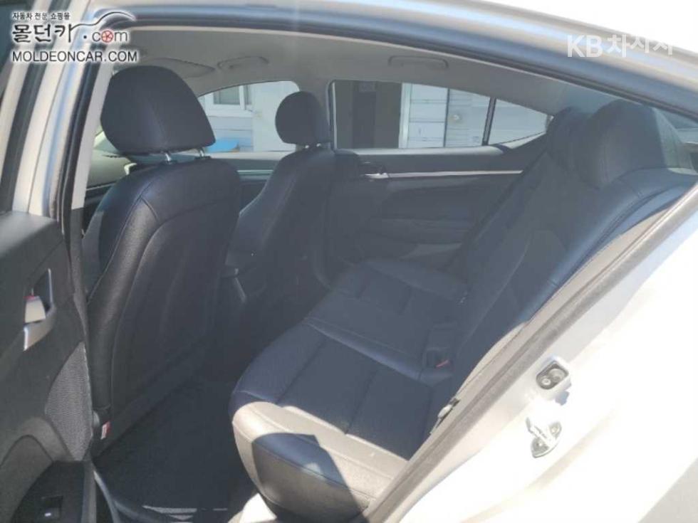 Hyundai Avante — miniaturë 15