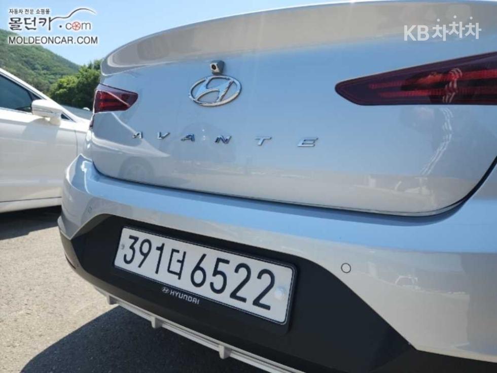 Hyundai Avante — miniaturë 16