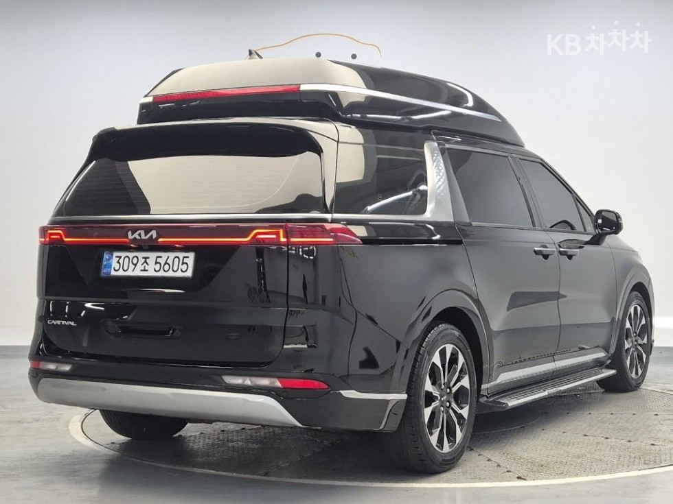 2022 - kia carnival