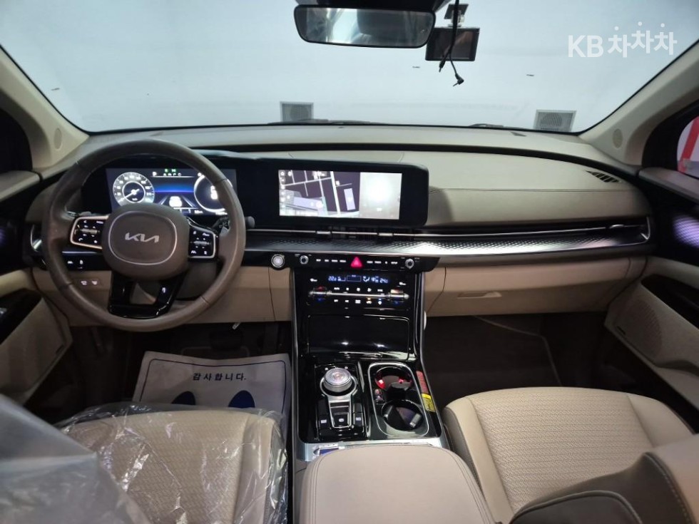 2022 - kia carnival