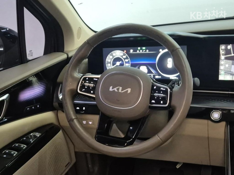 2022 - kia carnival