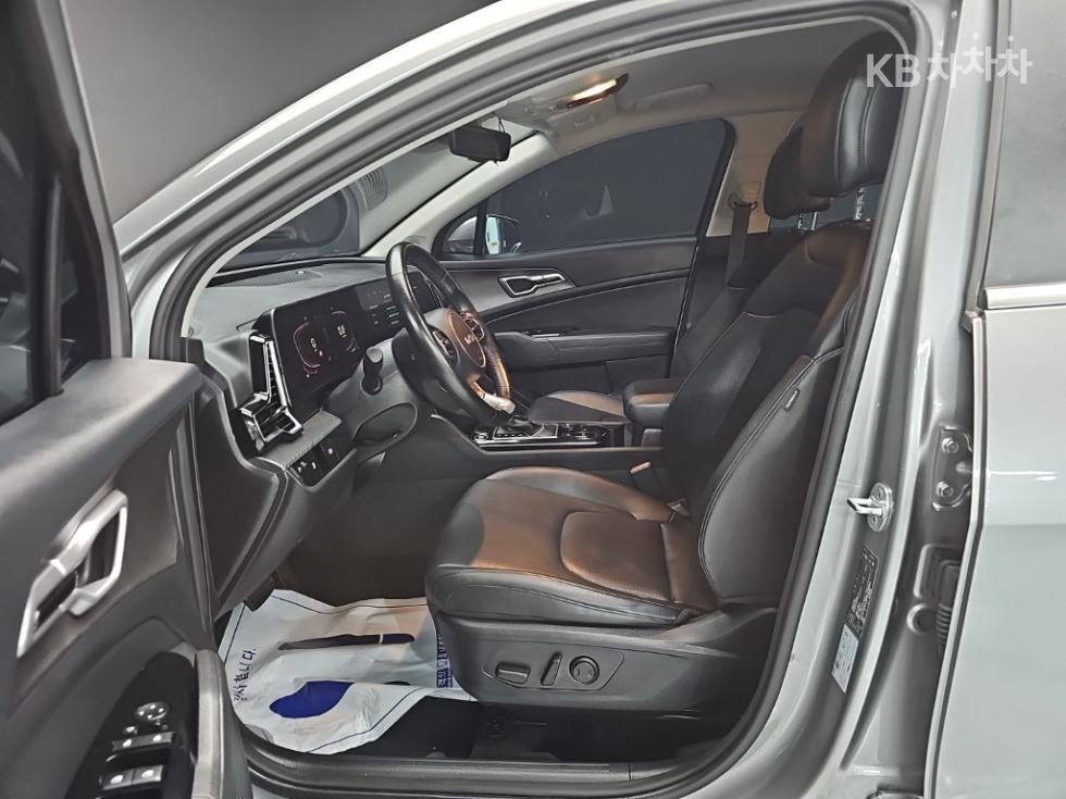 2023 - kia sportage