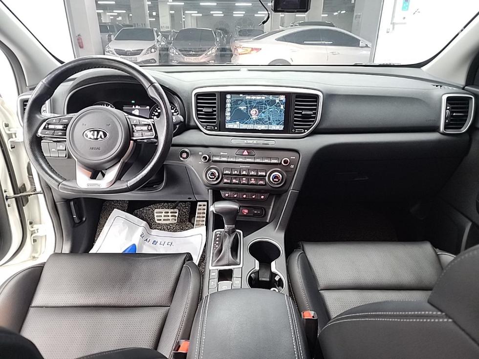 2022 - kia sportage