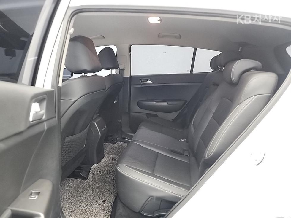 2022 - kia sportage
