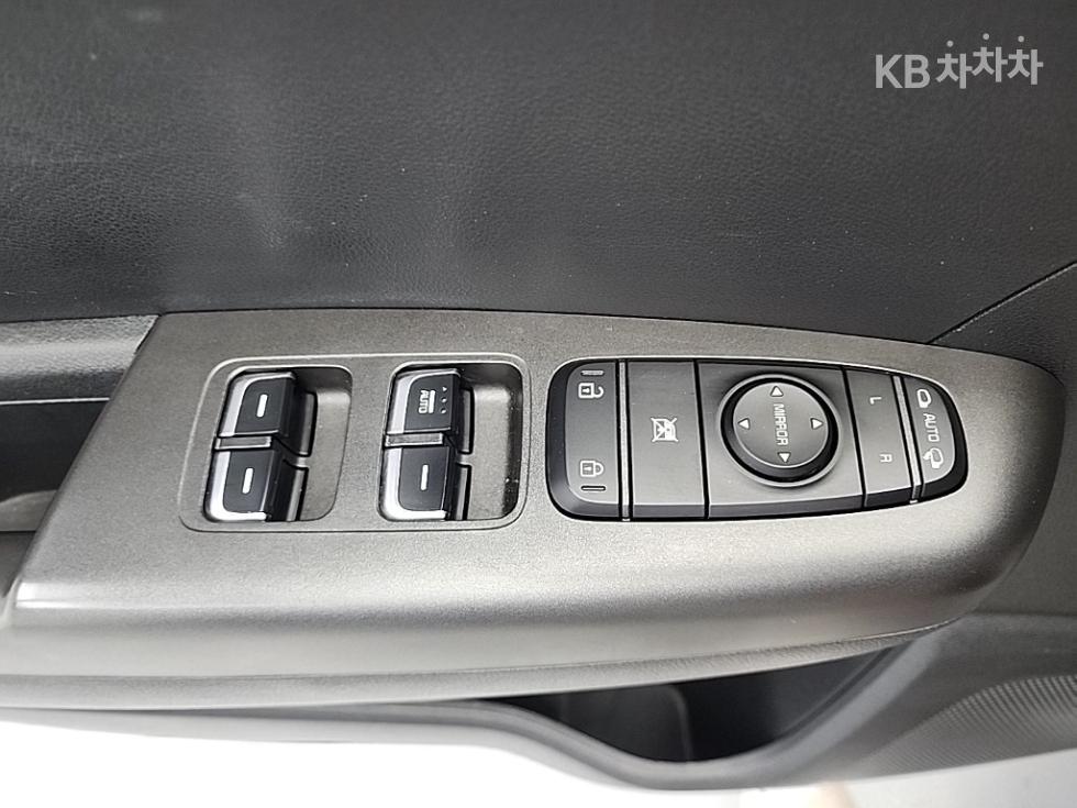2022 - kia sportage