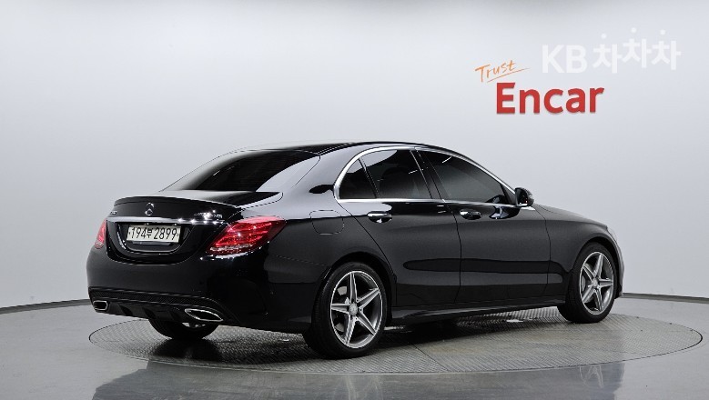 2017 - mercedes-benz c-class